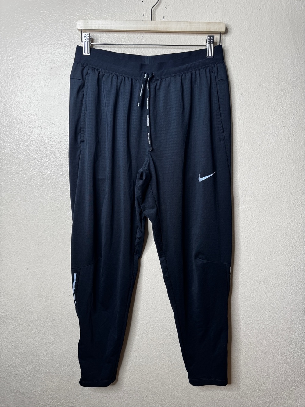 Nike Women's M Running Pants Black Tapered Drawstring Athletic Joggers